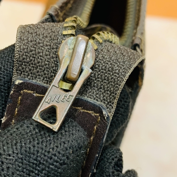 đź’‹Authentic Louis Vuitton Vintage Toiletry 26 - Picture 4 of 13